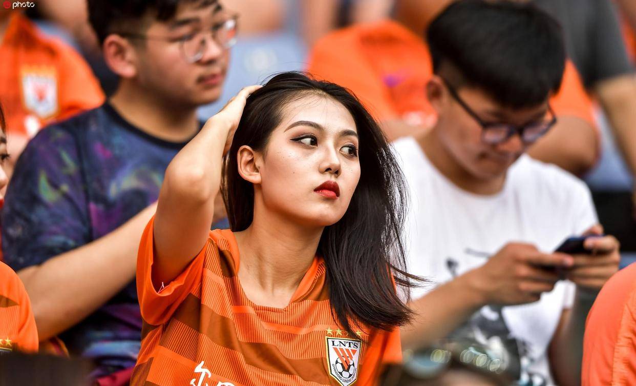 人体育场打 人体育场打