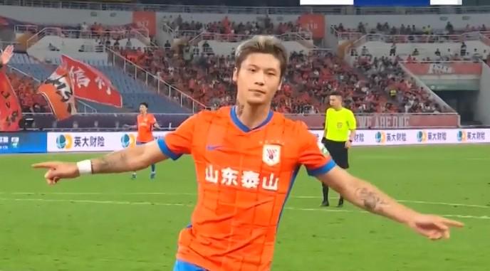 场休息时的 场休息时的