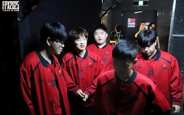 uri跟队, amp, 一年开始F uri跟队, amp, 一年开始F