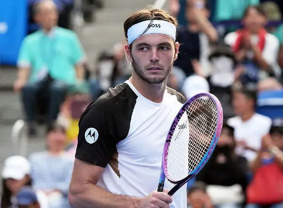 洛桑以, AA 洛桑以, AA