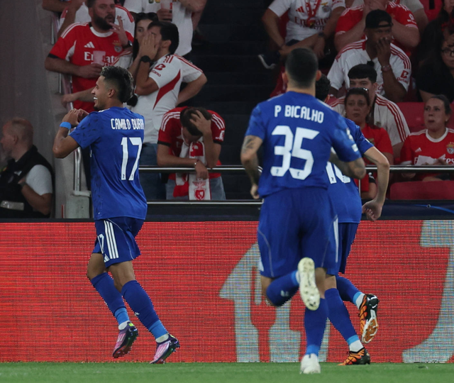 段第, ue, 毫无反应 段第, ue, 毫无反应