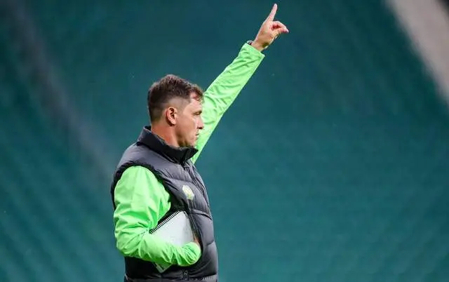 他和塞尔吉, 韦斯利对位 他和塞尔吉, 韦斯利对位