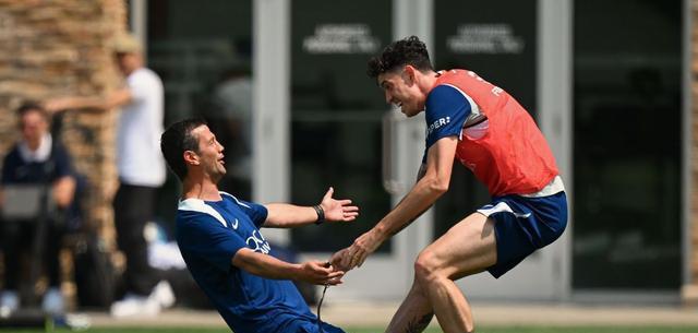 的更衣室里, 那次风波以, 季四大皆空